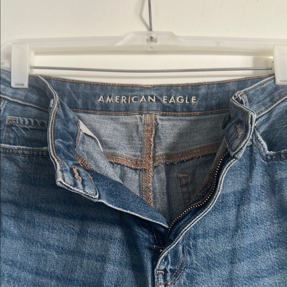 5/$25 American Eagle Outfitters Women's Blue Denim Shorts - Picture 2 of 3